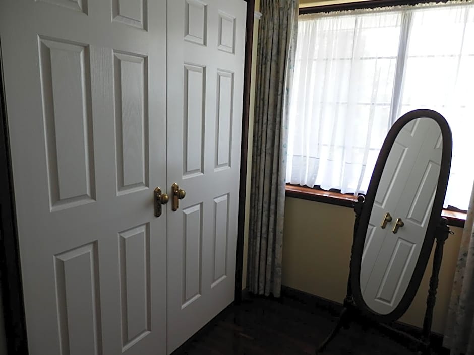 The Hideaway Luxury B&B Retreat