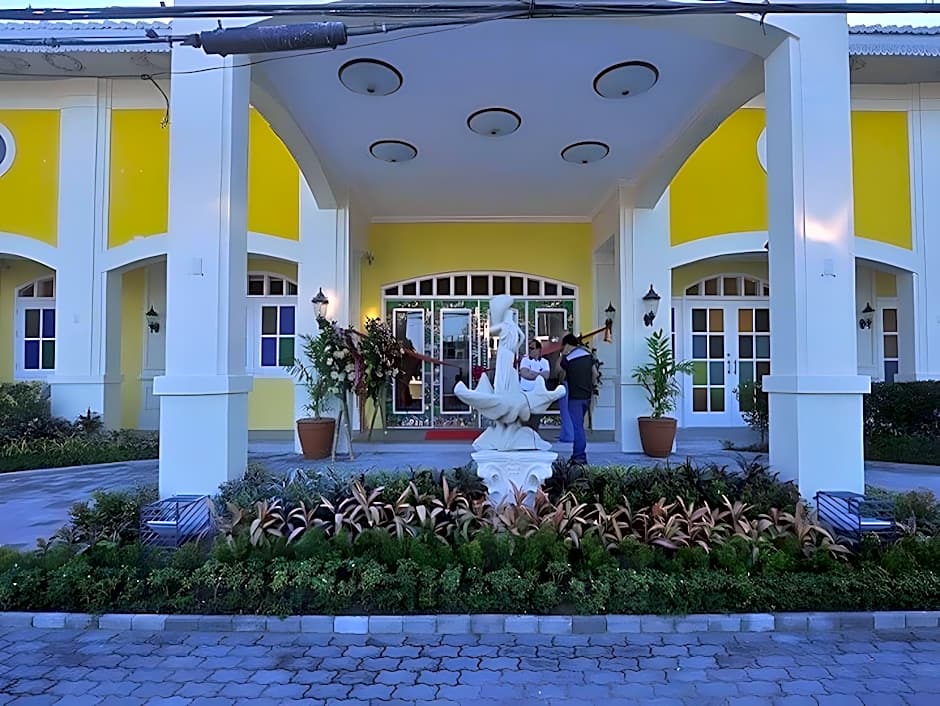 Metro Vigan Fiesta Garden Hotel