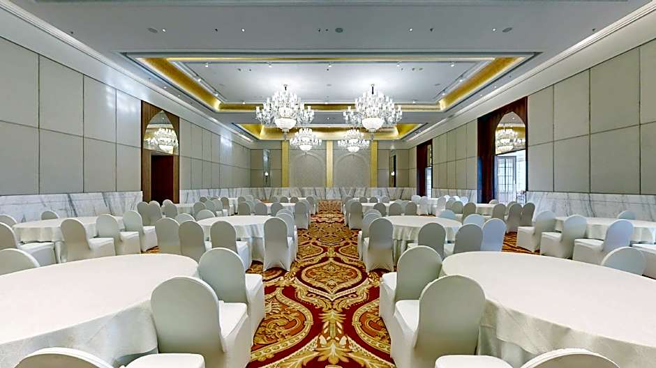 Radisson Collection Hotel & Spa, Riverfront Srinagar