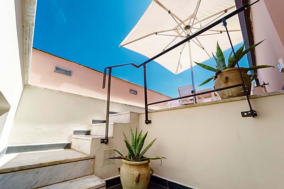 Miramare Apartments&Suites