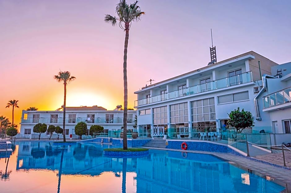 Fedrania Gardens Hotel