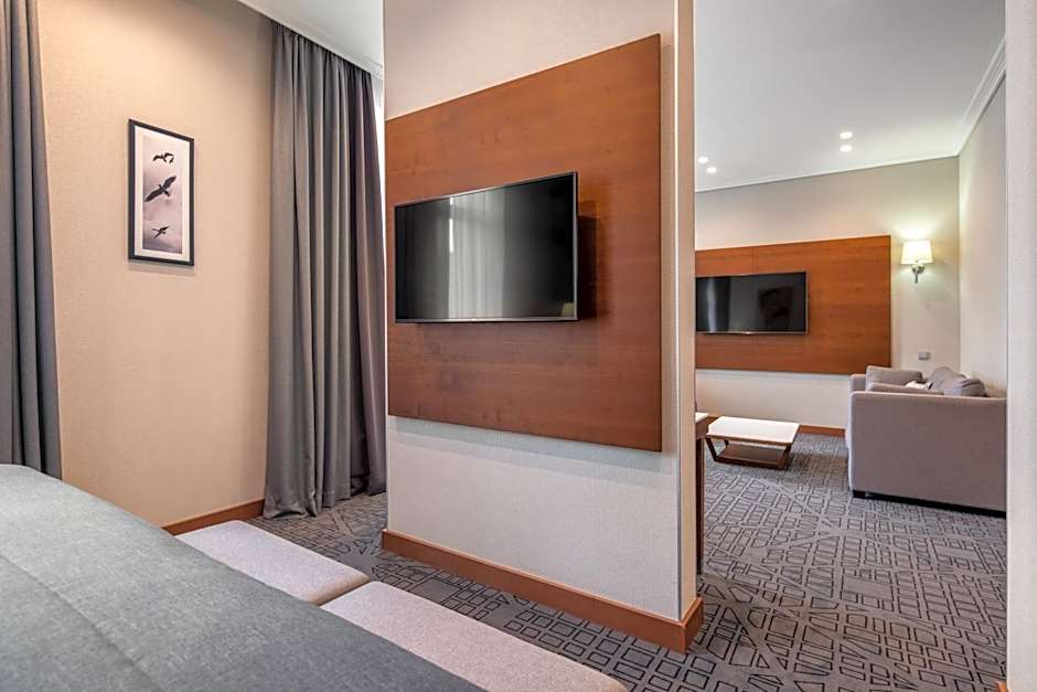 CITYHOTEL