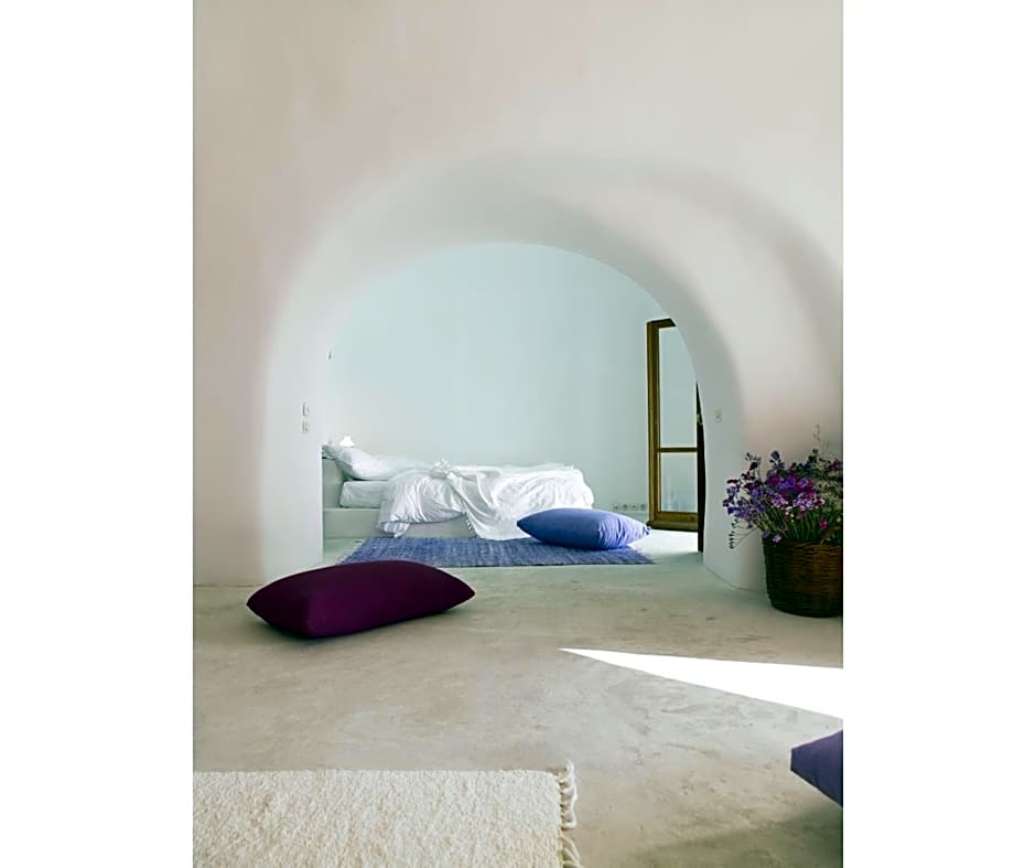 Perivolas Hotel