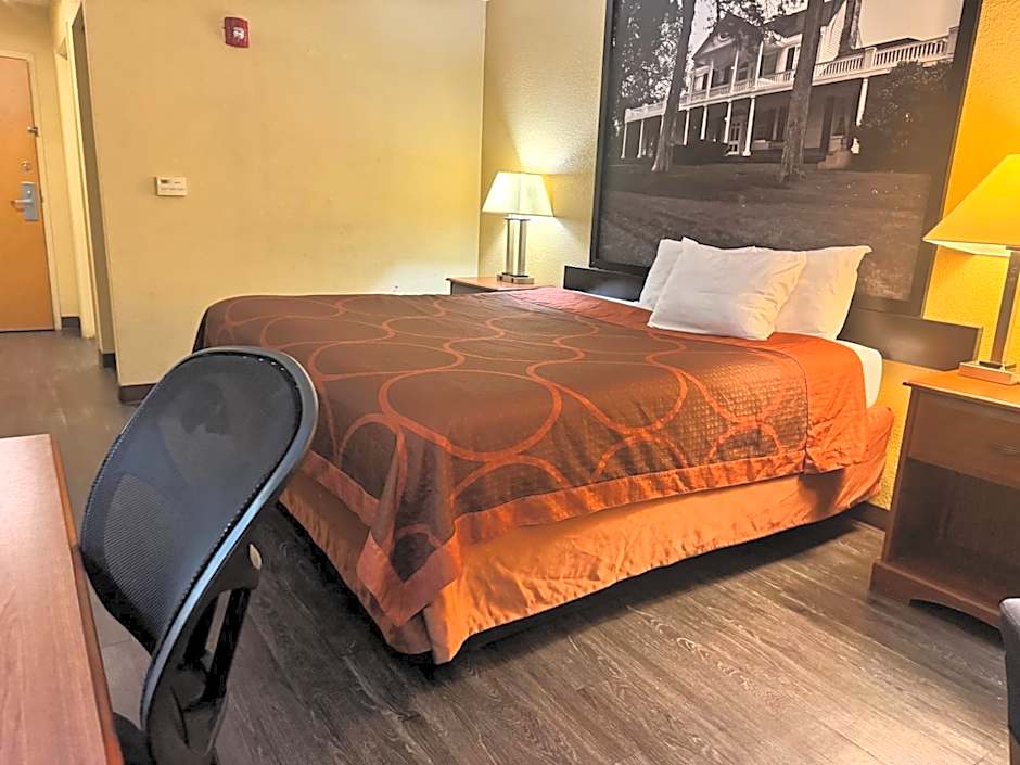 Super 8 by Wyndham Hattiesburg South