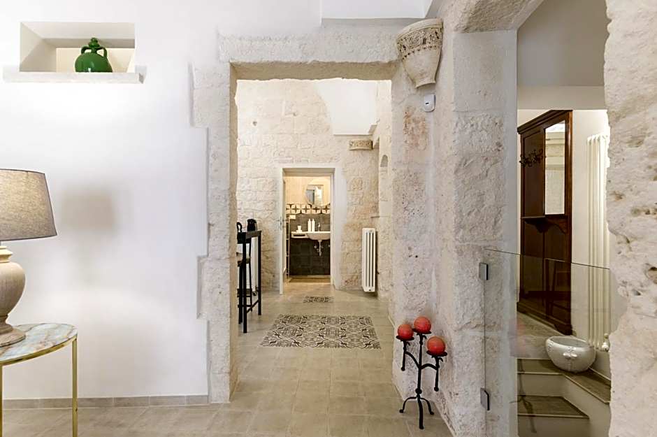 Chesterfield Design Apartment by Wonderful Italy