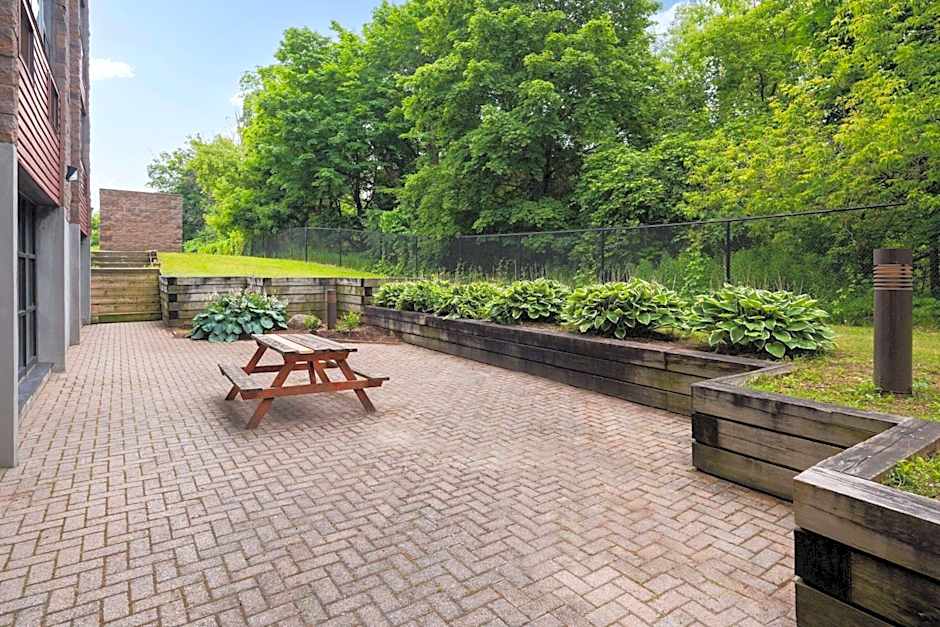 Travelodge by Wyndham Barrie