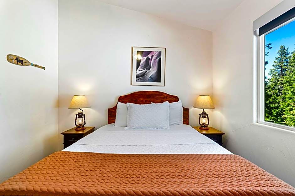 Duck Creek Village Inn