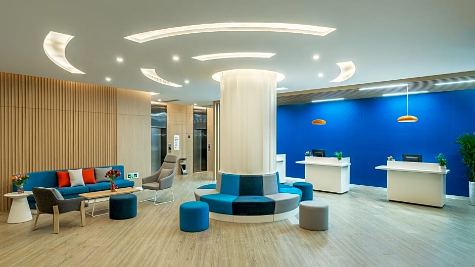 Holiday Inn Express Qingdao City Center By IHG