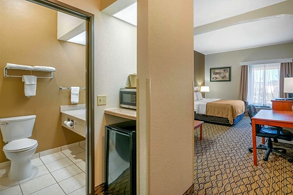 Quality Inn & Suites - Jefferson City