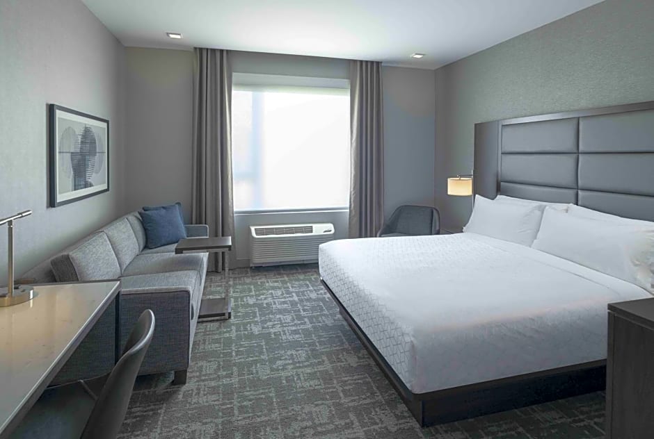 Staybridge Suites Boston Logan Airport - Revere