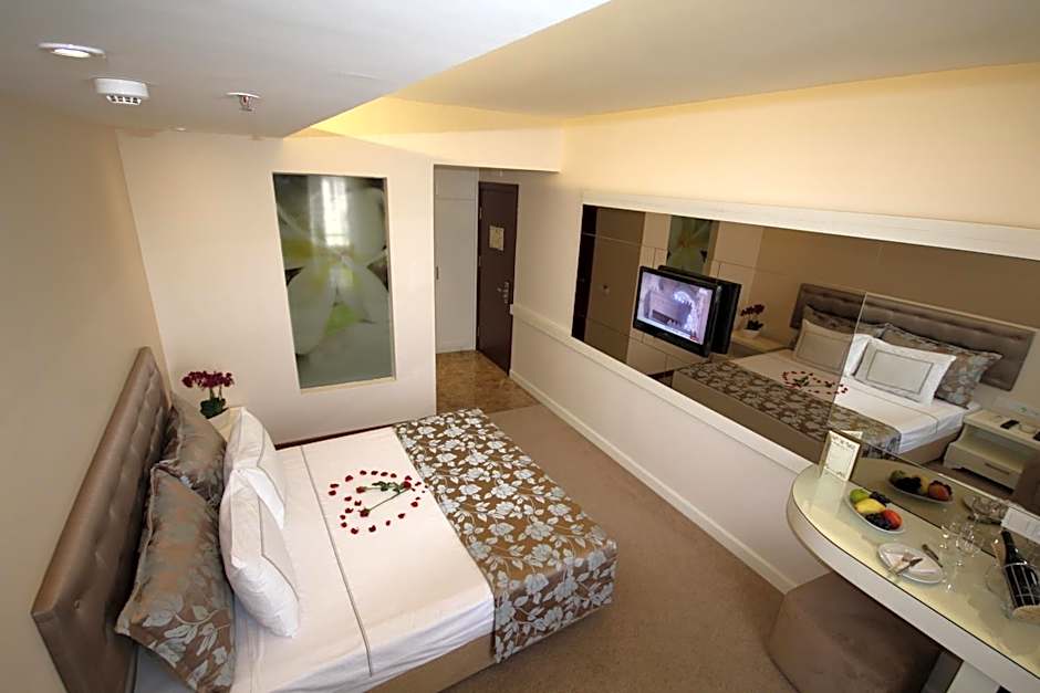 Photo 1 of 13 of Standard 1 Double Bed or 2 Beds
