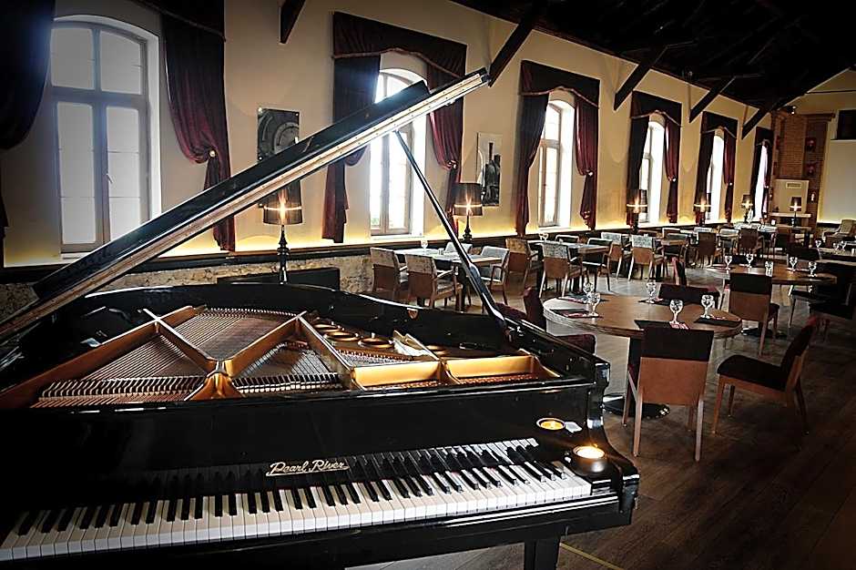 Montania Special Class Hotel