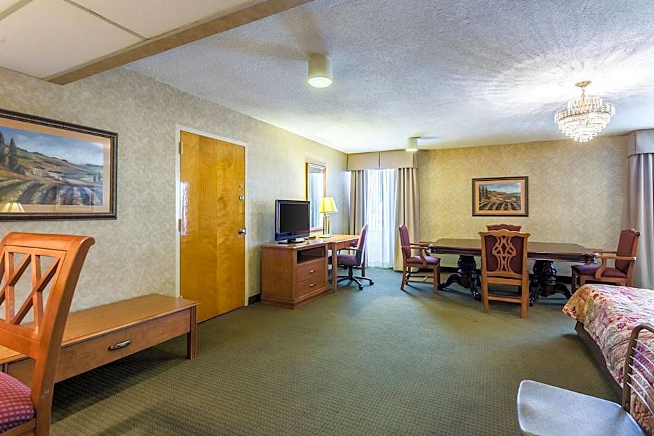 Clarion Inn and Summit Center