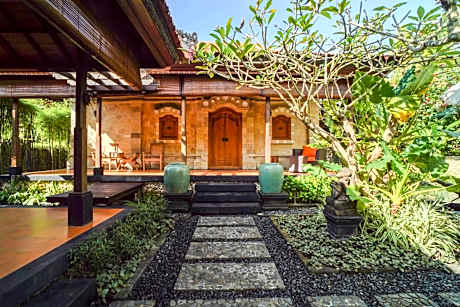 Giri Bhagawan Villas & Spa