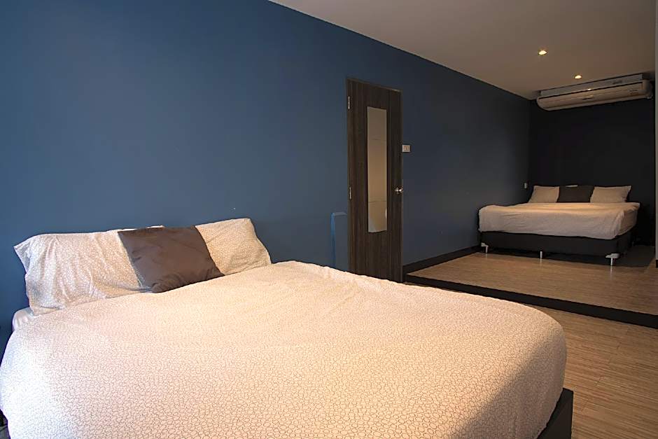 Sleep with Me Bangkok - BTS Phra Khanong