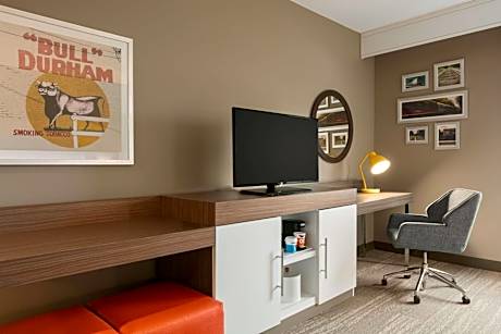 King Room with Roll-In Shower - Mobility and Hearing Access/Non-Smoking