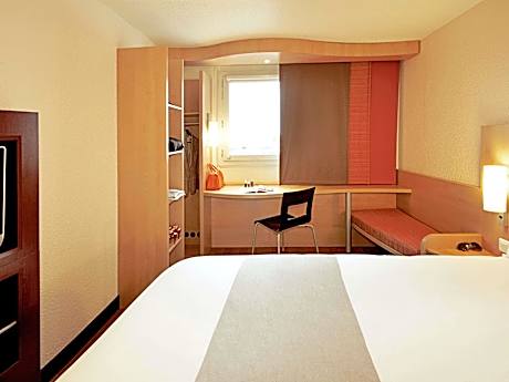 Room with 1 double bed