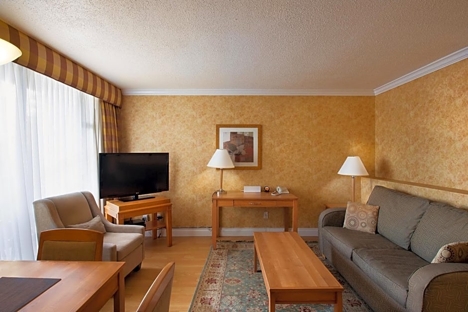 Sunset Inn and Suites