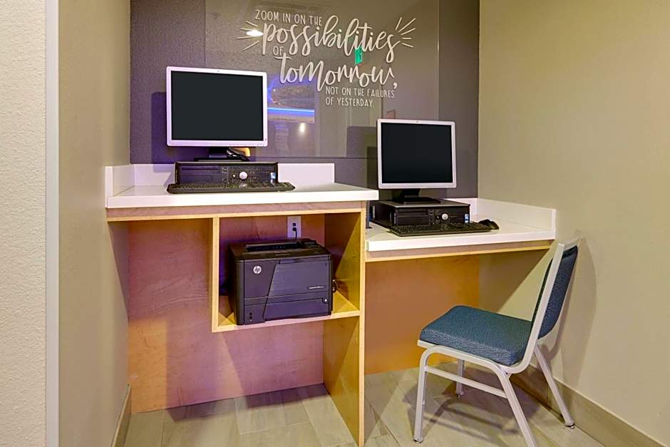 La Quinta Inn & Suites by Wyndham Dallas Love Field