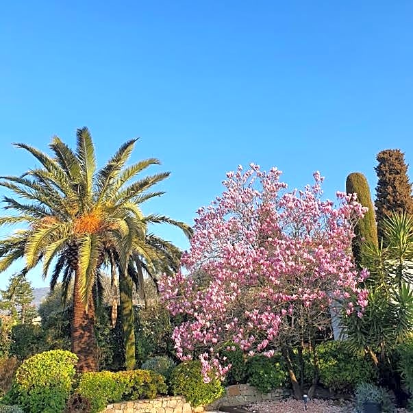 Le Domaine des Mûriers - charme, chic, calme en Provence Côte d'Azur