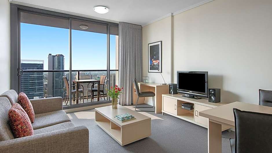 Oaks Brisbane on Charlotte Suites
