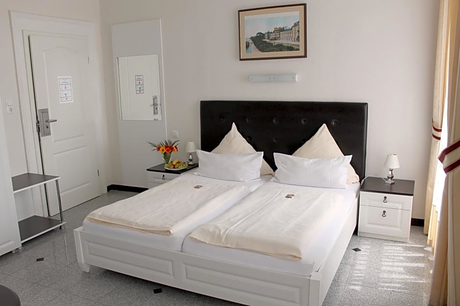 Hotel Am Schloss Biebrich