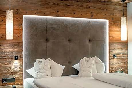 Family Room with Mountain View