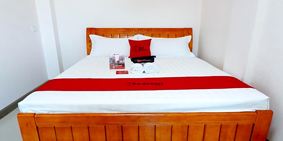 RedDoorz Plus near Camella La Brisa Lapulapu