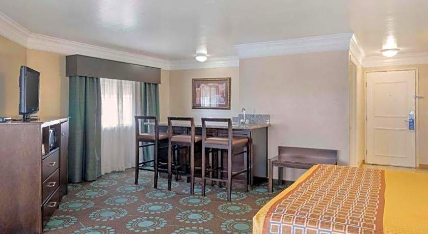 Best Western Liberty Inn