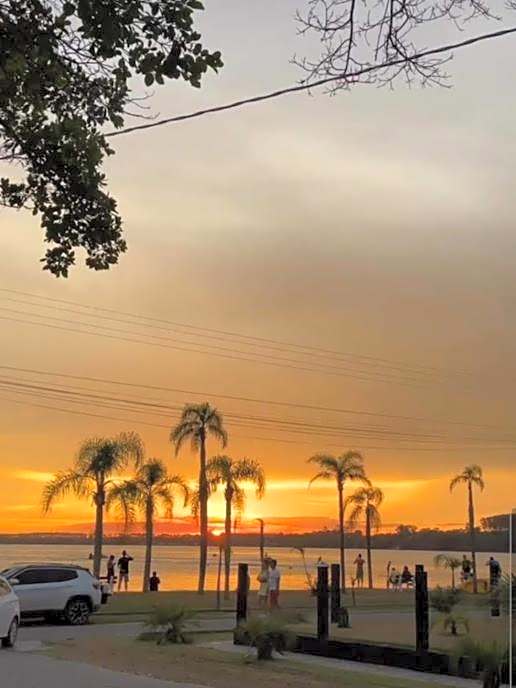 Apartamento TOP CLIMATIZADO em CRICIÚMA-SC - ótimo CUSTO-BENEFÍCIO - Cozinha completa - Cama Box - WiFI - Smart TV - Apps YouTube - NetFlix - Prime Vídeo - Garagem coberta - Portaria Digital 24h - Lugar sossegado e arborizado - Acomoda até 5 pessoas