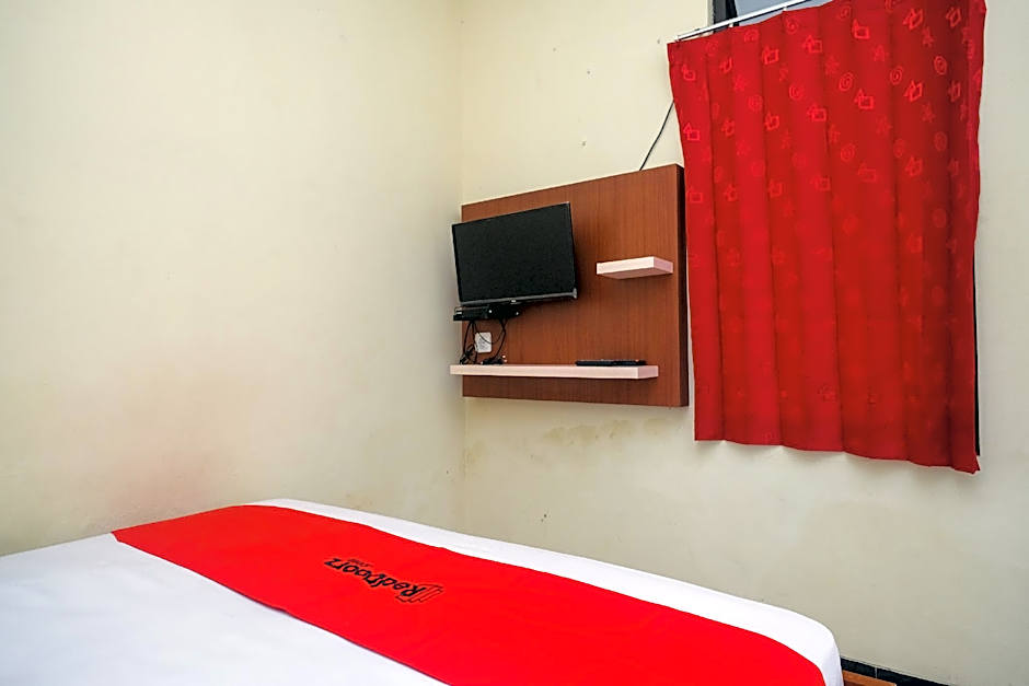 RedDoorz near Candi Sukuh Karanganyar