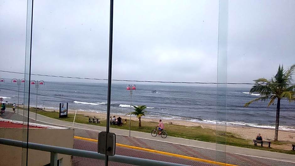 CASA - FRENTE PARA O MAR