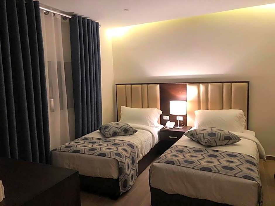 Petra Heart Hotel
