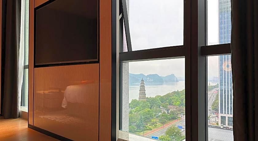 Grand Mercure Yichang Waitan