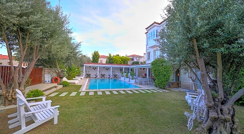 Peremere Alaçati Otel