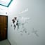 PalerMonAmour Art Gallery Suite