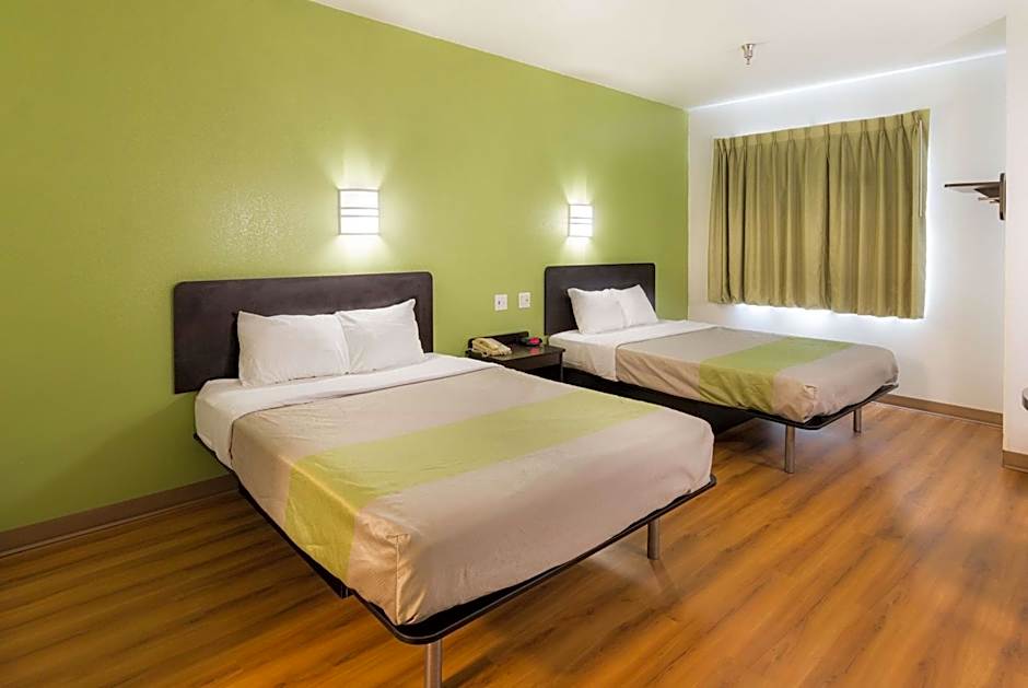 Motel 6-Hillsboro, TX