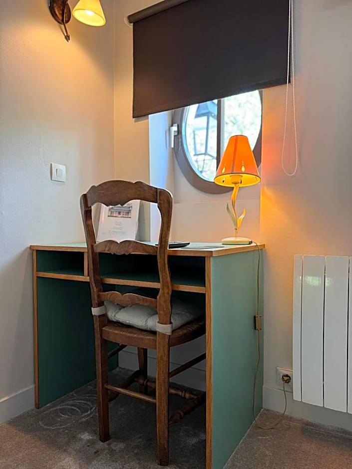 Hotel Paris Vesinet -ex Auberge des 3 Marches