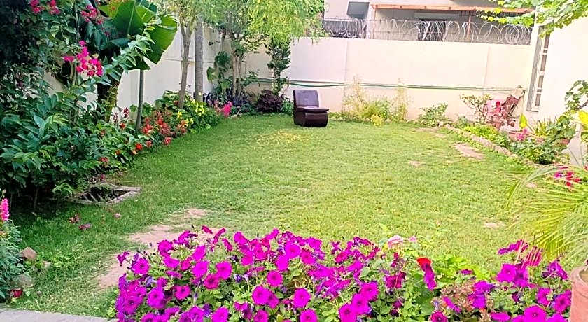 Luxury Moon Guest House – Islamabad, OH