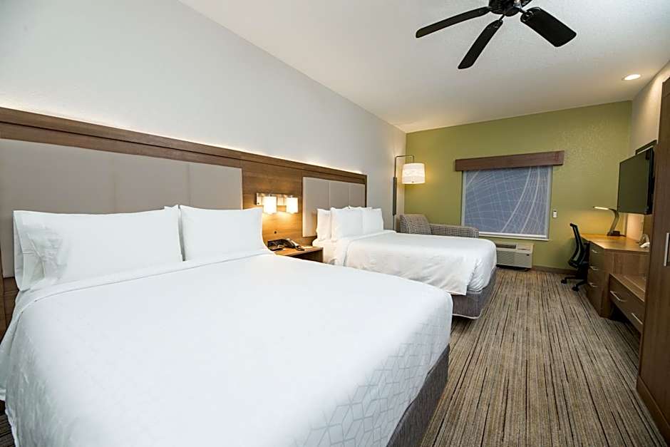 Holiday Inn Express Hotel & Suites Clinton By IHG