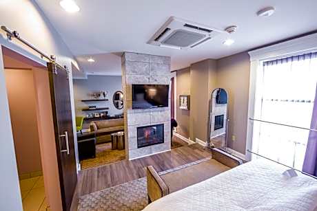 Junior Suite with Queen Bed - Non Smoking
