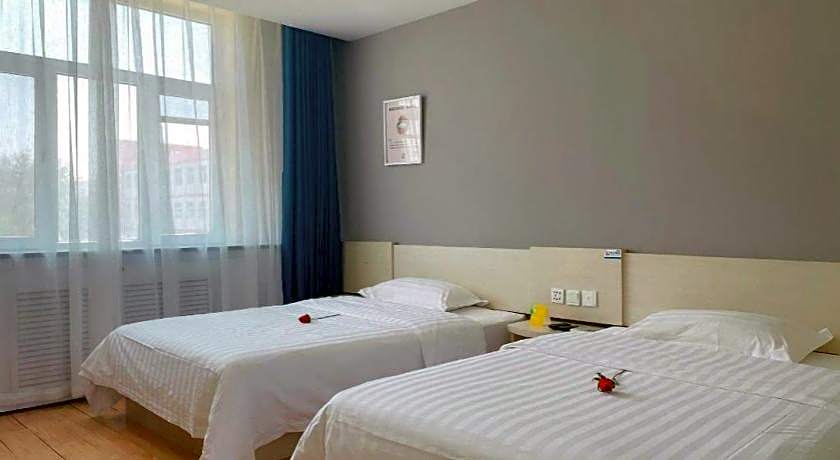 7 Days Inn Hami Baofeng Market