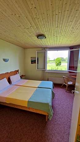 Twin Room - River Side