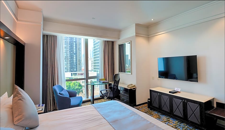 Photo 1 of 1 of Superior 1 King Bed