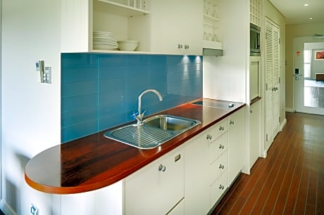 One Bedroom Apartment