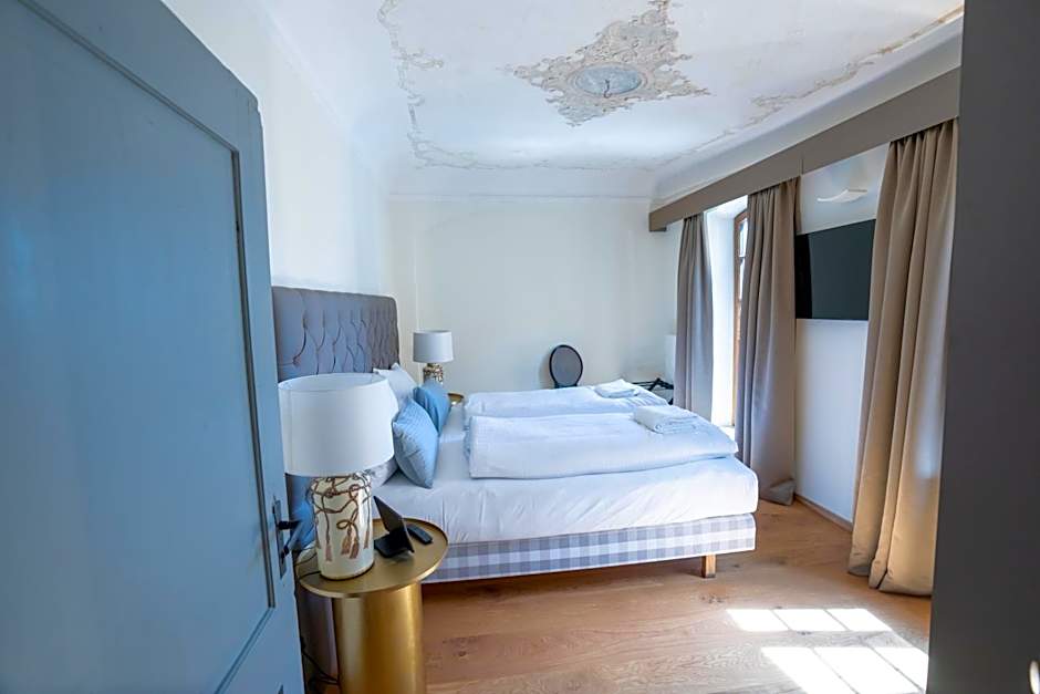 Maxim Suites by Elias Holl