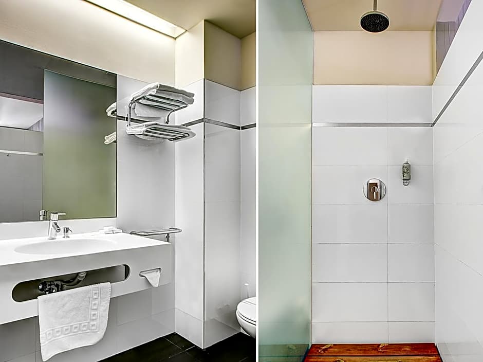 Three Crowns Hotel