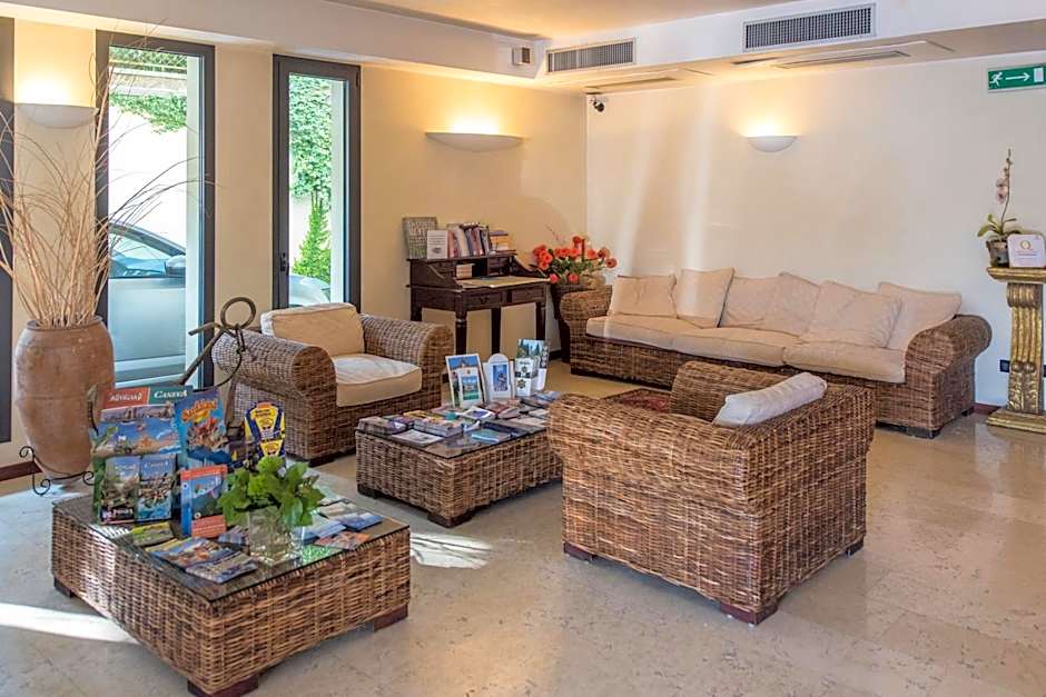 Admiral Hotel Villa Erme