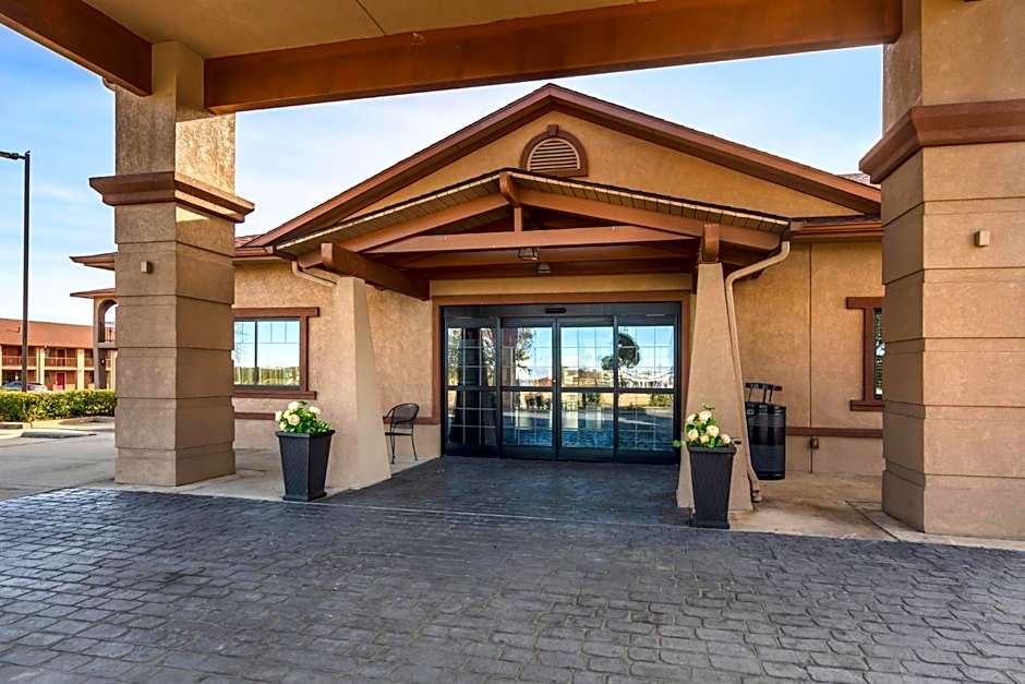 Red Roof Inn & Suites Sulphur Springs