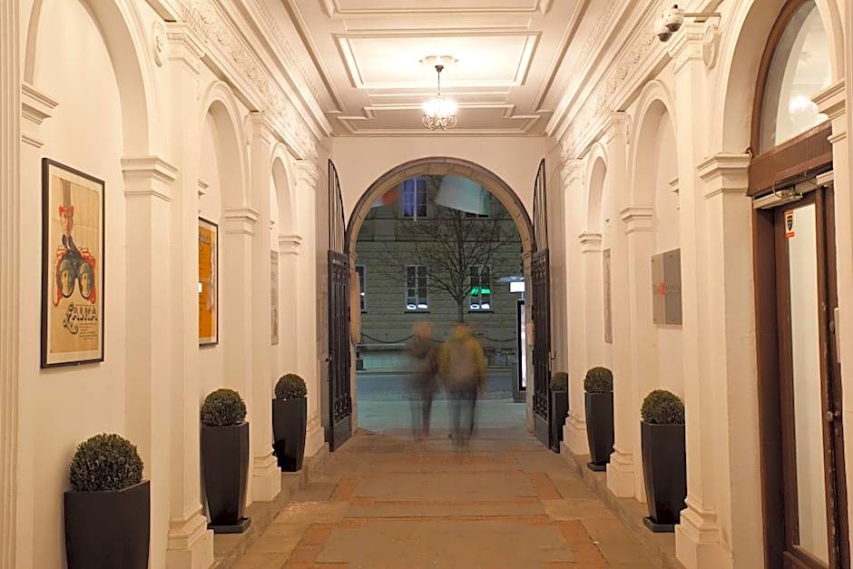 Tiffi Old Town Hotel